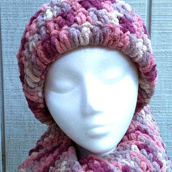 Women's Crochet Hat & Infinity Scarves Set - Picture 2 of 5